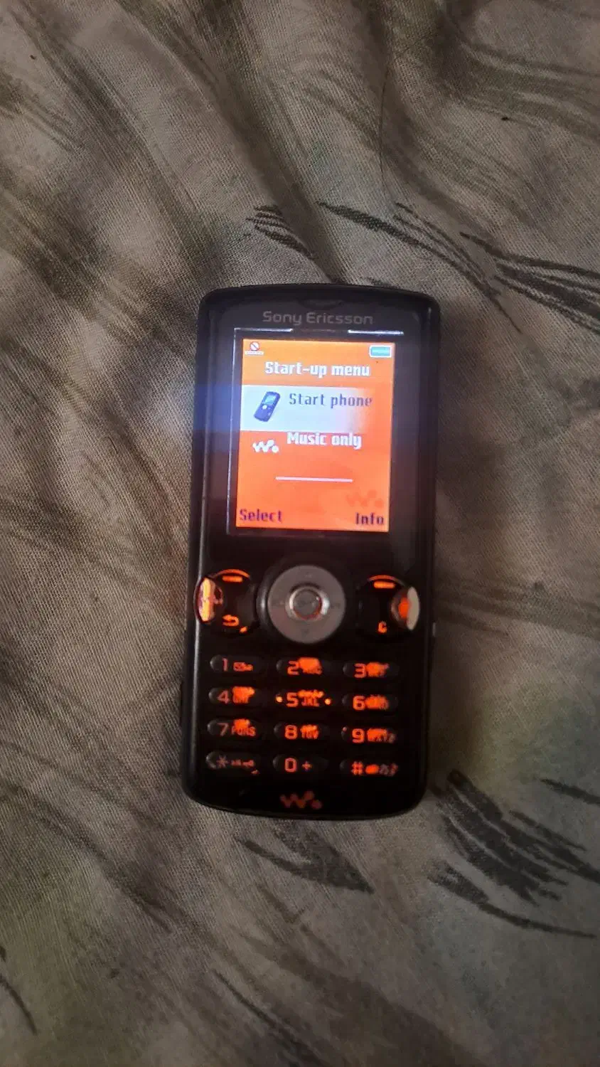 قیمت ۳۰۰۰۰۰۰۰|موبایل|کهنوج, |دیوار