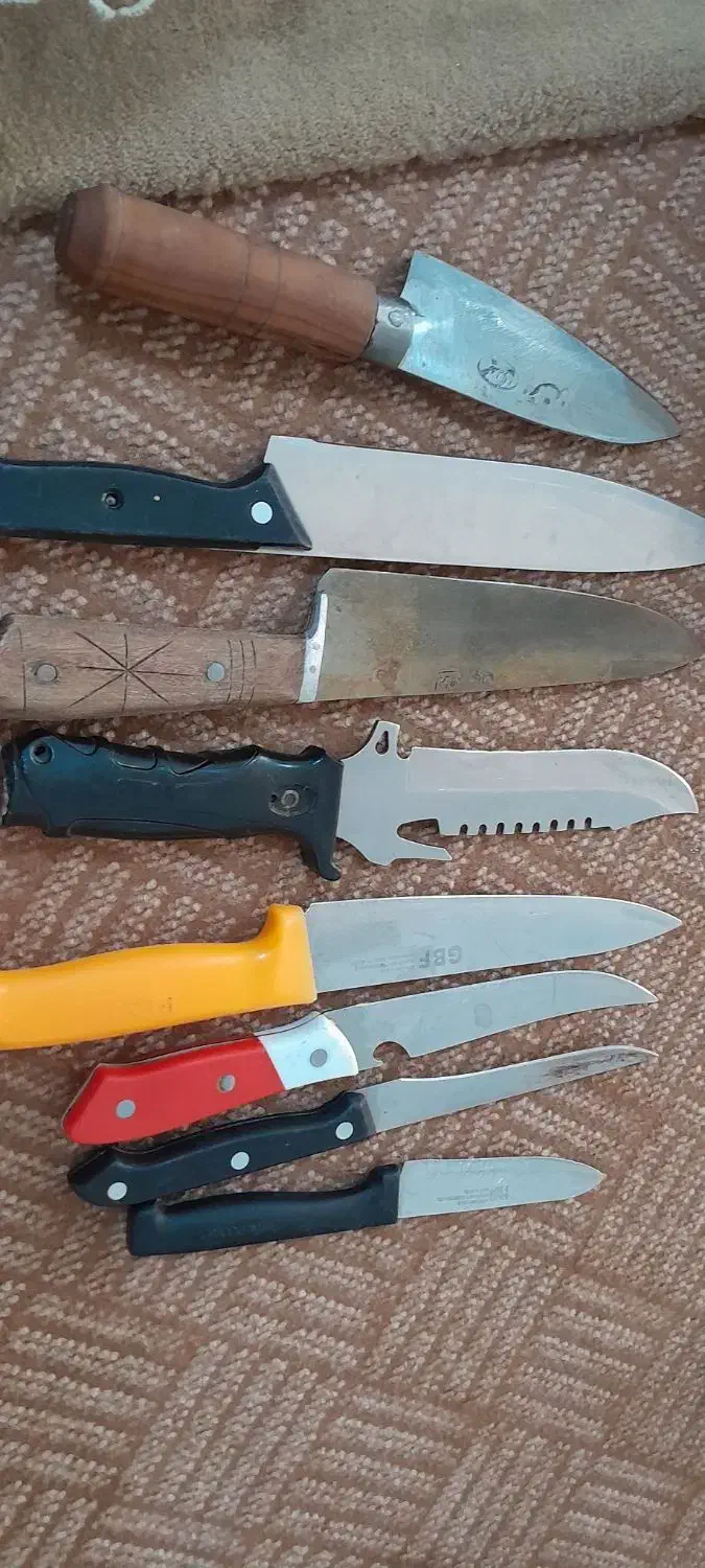 سرویس چاقو و۸ عدد چاقو تک|ظروف پخت‌وپز|بروجرد, |دیوار