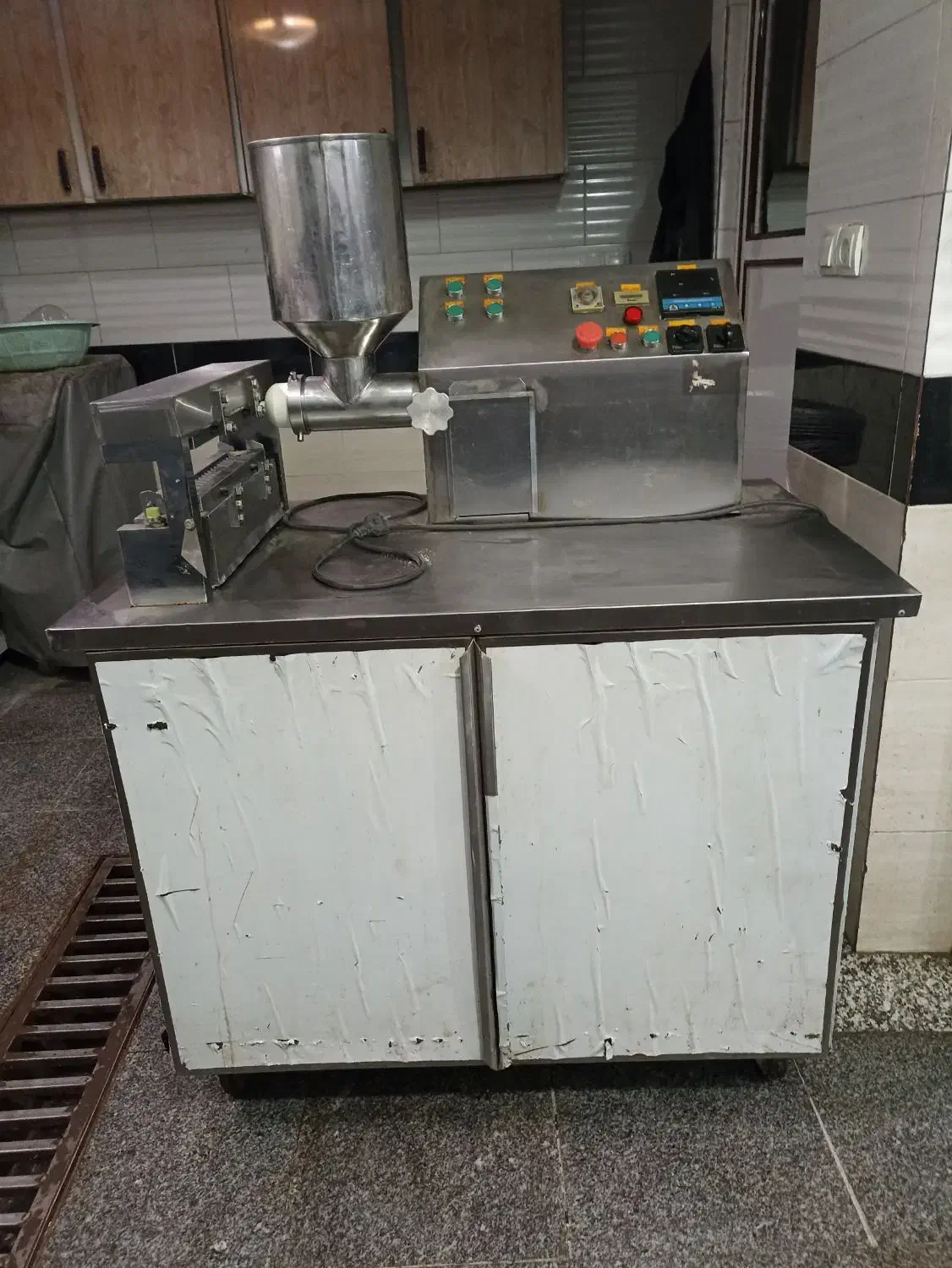 دستگاه کباب گیر بسیار تمیز و سالم|کافیشاپ و رستوران|سبزوار, طبرسی (جعفرآباد)|دیوار