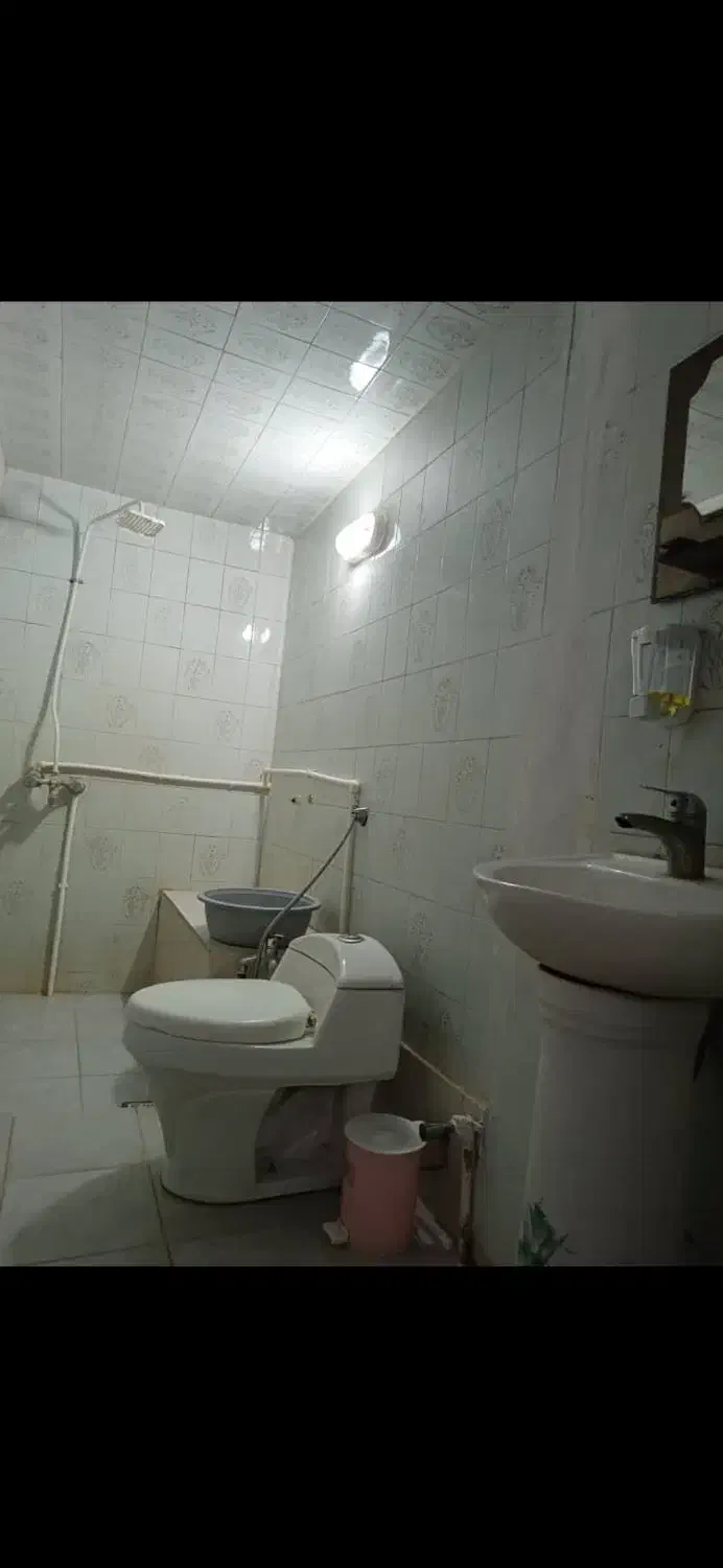 منزل نزدیک بازار وکیل دروازه اصفهان خیابان زند|اجارهٔ کوتاهمدت آپارتمان و سوئیت|شیراز, بازار|دیوار