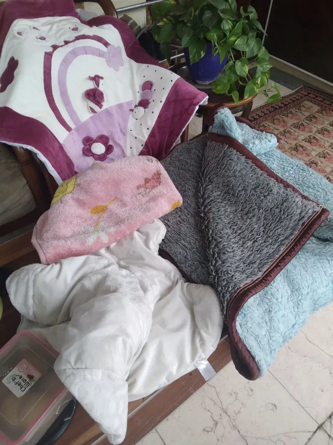 پتویکنفرهوپتوینوزاد|رختخواب، بالش، پتو|محمودآباد, |دیوار