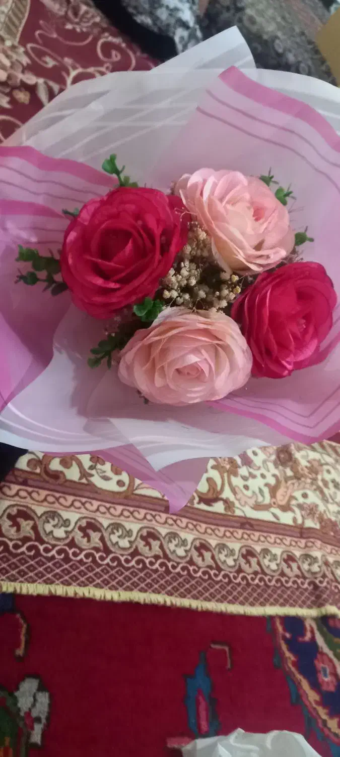 دسته گل مصنوعی ۴ شاخه رز|گل مصنوعی|تبریز, |دیوار
