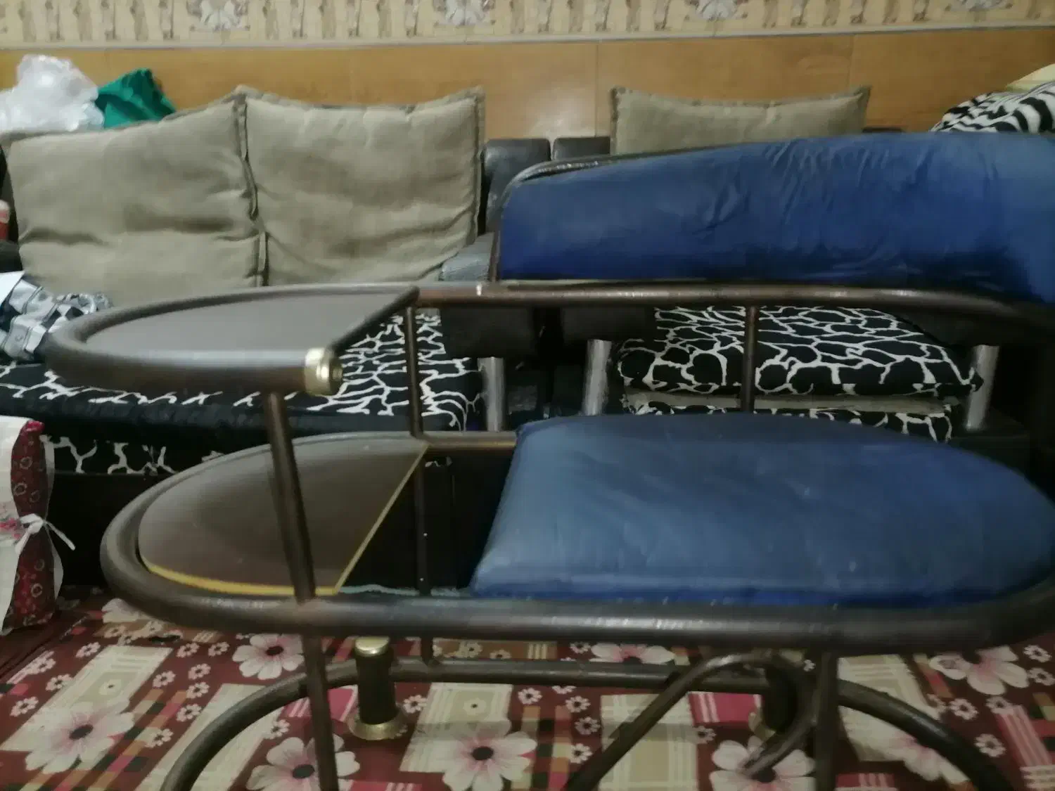 میز تلفن|میز تلفن|شیراز, سینما سعدی|دیوار