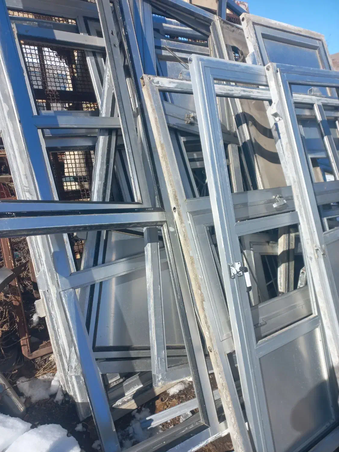 درب و پنجره المینیوم دست دوم|مصالح و تجهیزات ساختمان|شهرکرد, |دیوار