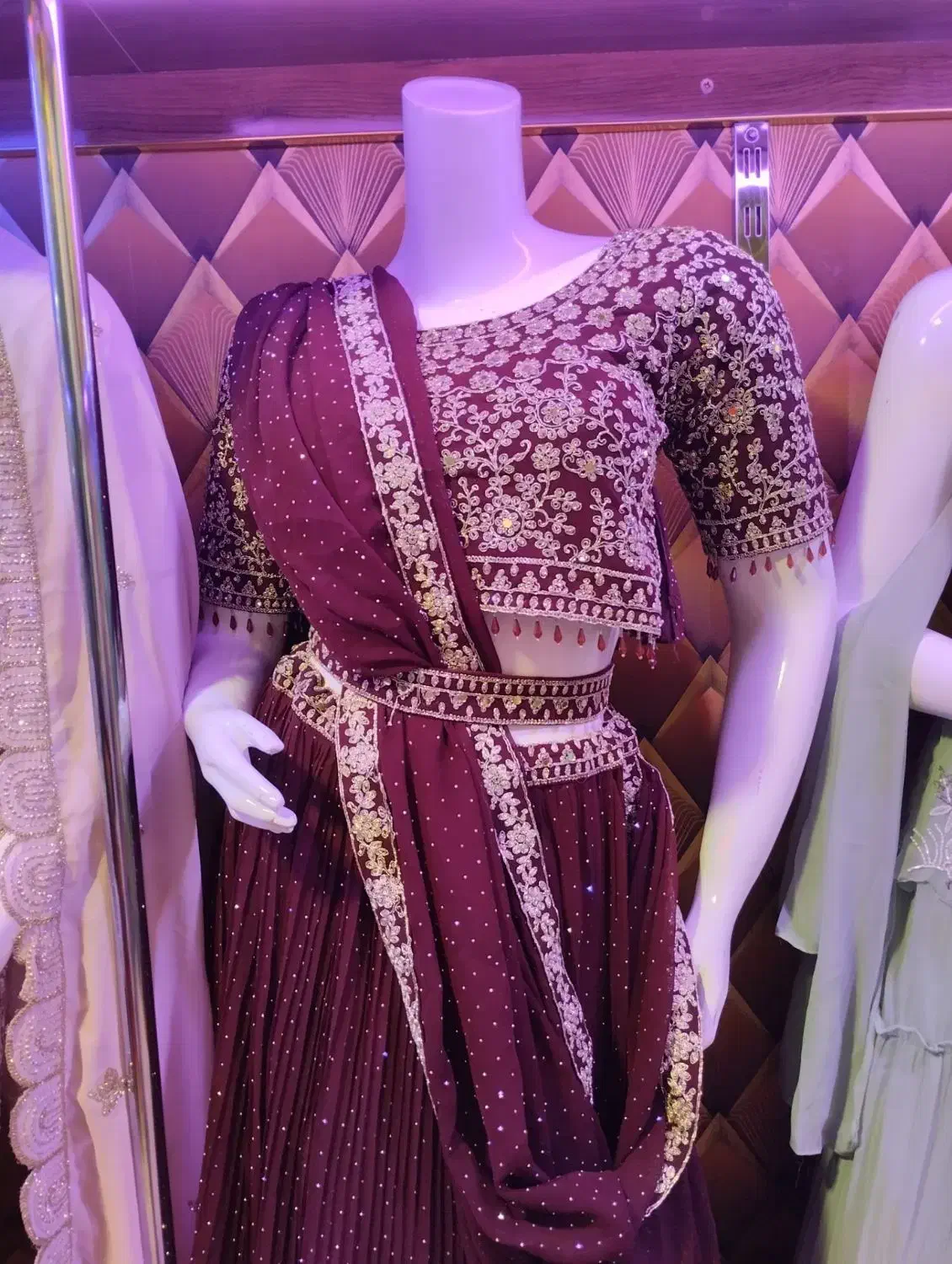 لباس شیک هندی|لباس|قشم, |دیوار