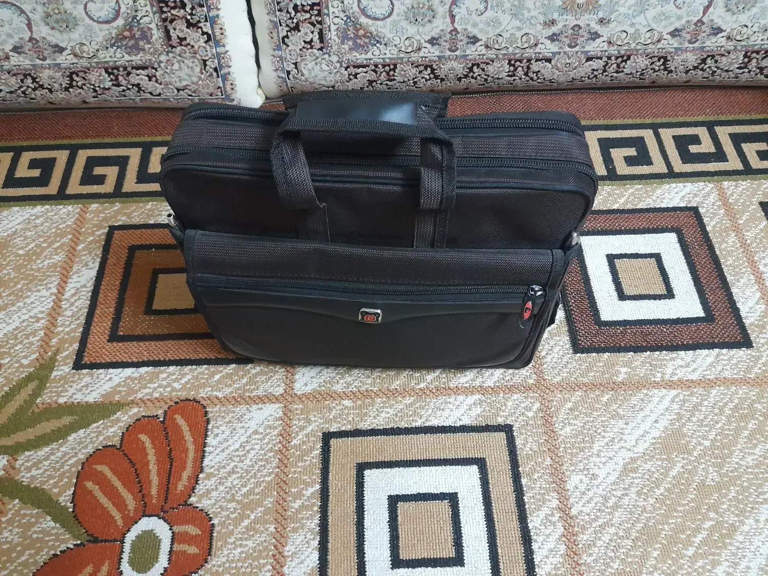 کیف|کیف، کفش، کمربند|مشهد, فرهنگ|دیوار