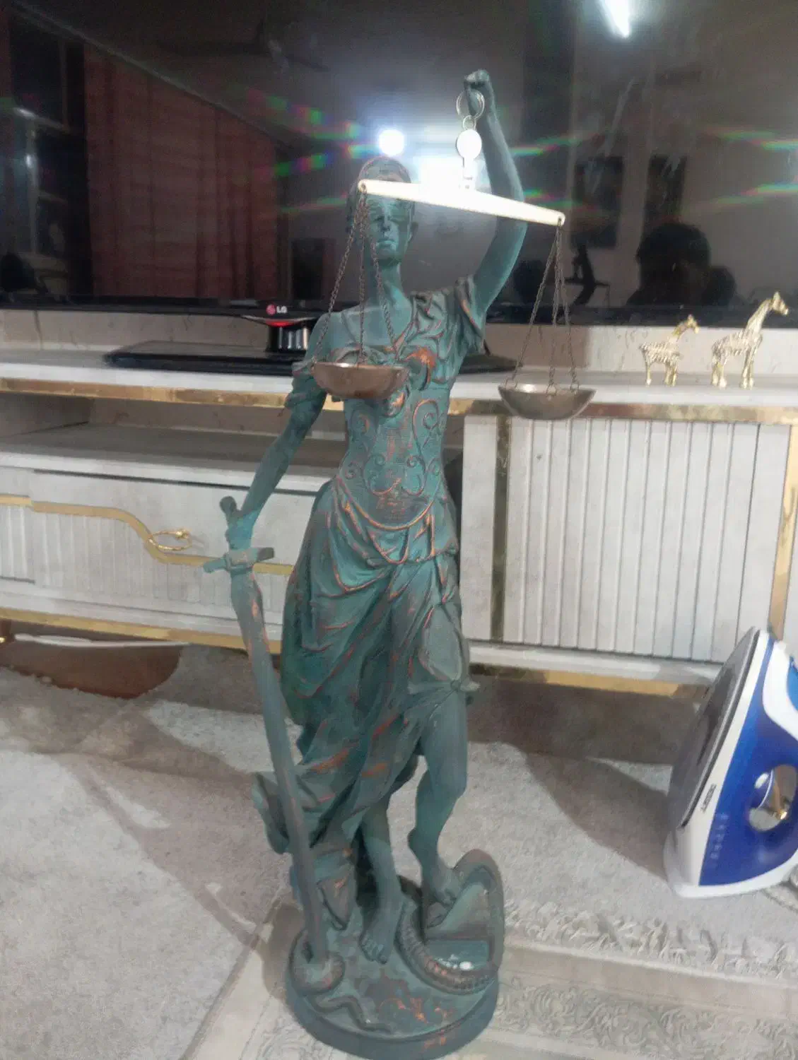 نماد عدالت|مجسمه، تندیس، ماکت|قم, چهار امامزاده|دیوار