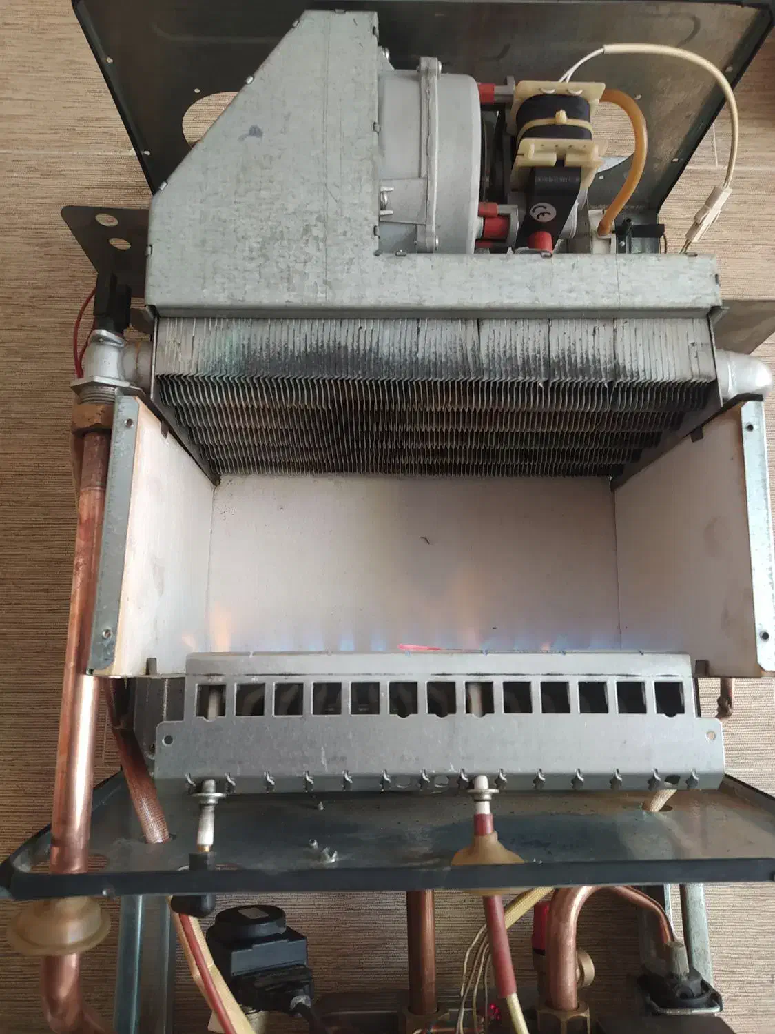 پکیج استوک|آبگرمکن، پکیج، شوفاژ|شهریار, شهرک شاهد|دیوار