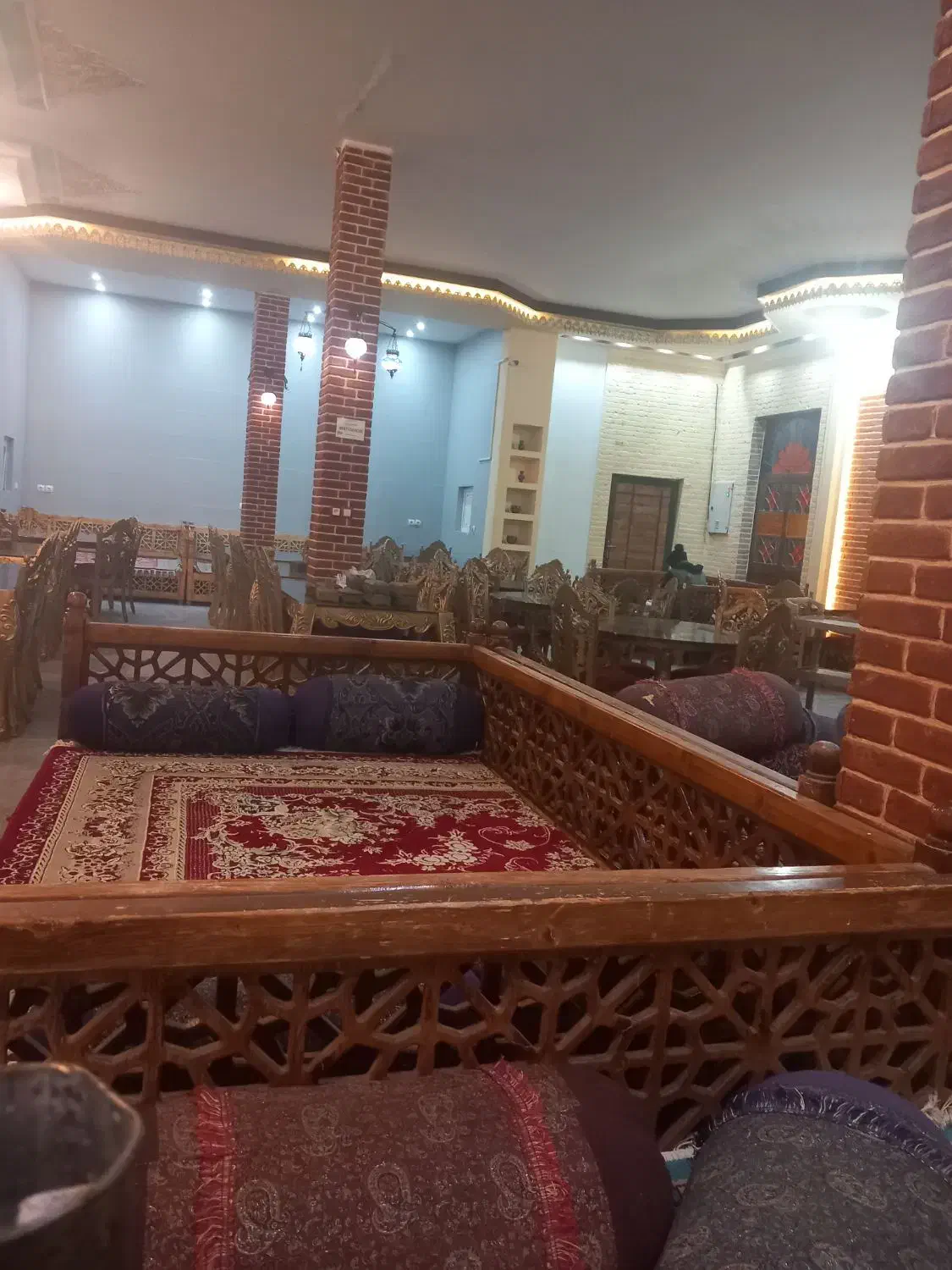 اجاره باغ تالار سالن عقد تولدنامزدی دورهمی ختم|خدمات پذیرایی، مراسم|شیراز, قلات|دیوار