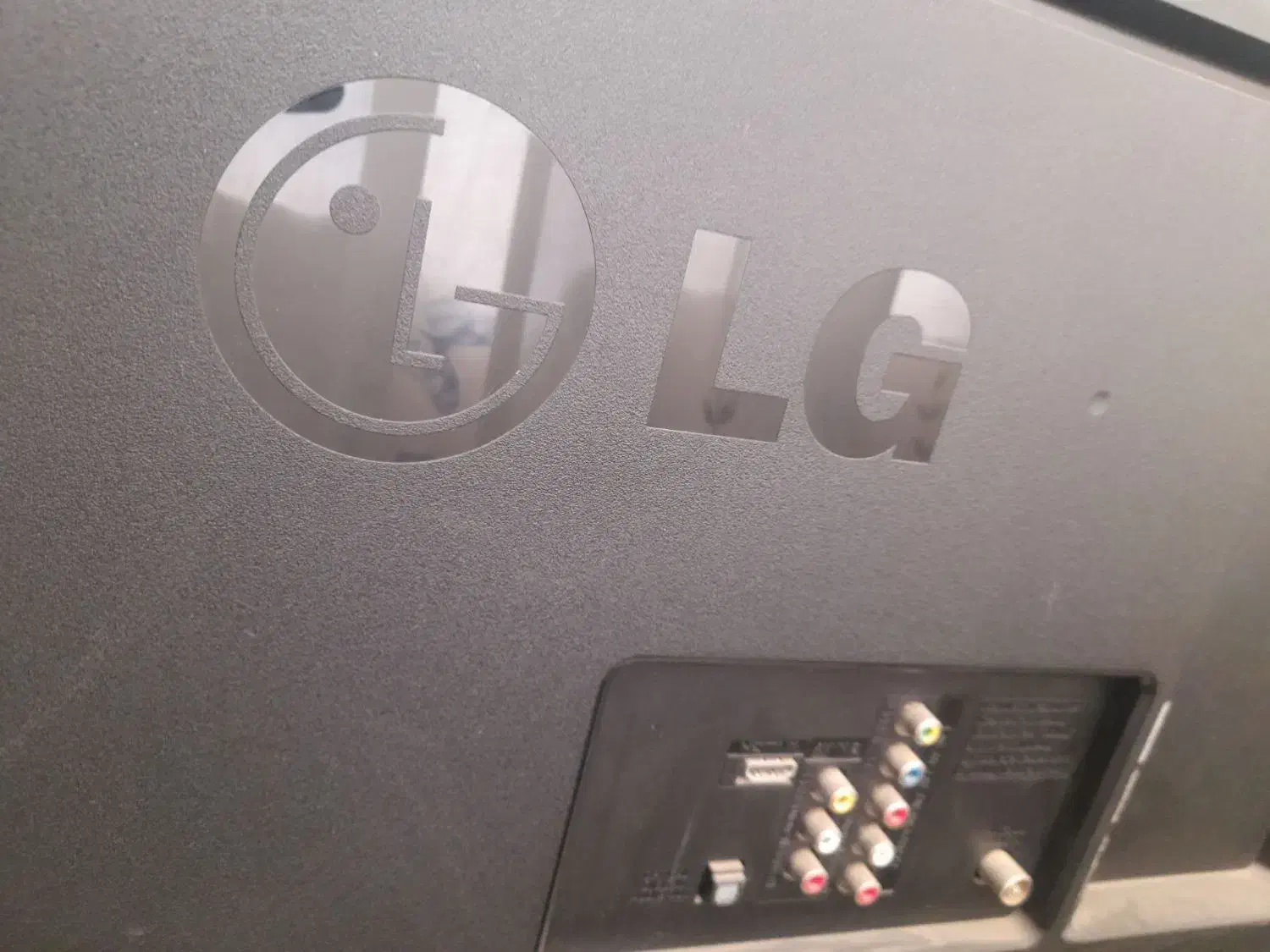 تلویزیون ال جی 42|تلویزیون و پروژکتور|بروجرد, |دیوار