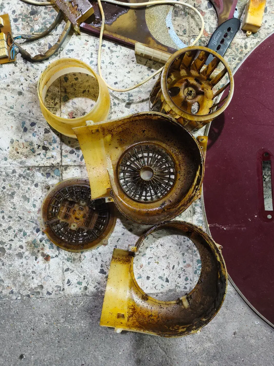 تعمیرات تخصصی انواع لوازم خانگی دانیک|خدمات پیشه و مهارت|شوشتر, |دیوار