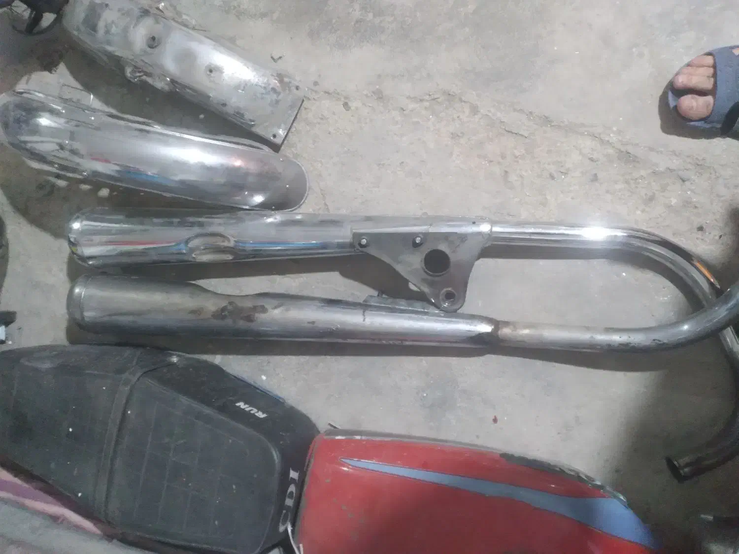 مقداری وسایل نو و درحد نو موتور سیکلت هندا۱۲۵سی سی|قطعات یدکی و لوازم جانبی|ملایر, |دیوار