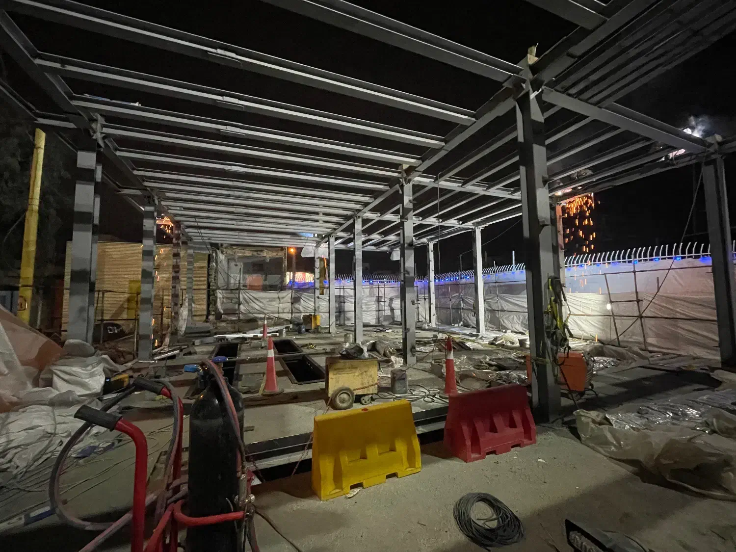 پیمانکار پروژه های بتنی ارماتوربندی و فلزی|خدمات پیشه و مهارت|رباط‌کریم, رباط‌کریم|دیوار