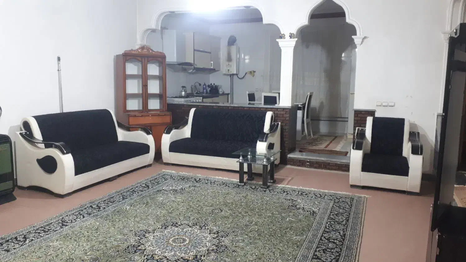 سوئیت دو خواب با پارکینگ جلفا|اجارهٔ کوتاه‌مدت آپارتمان و سوئیت|جلفا, |دیوار