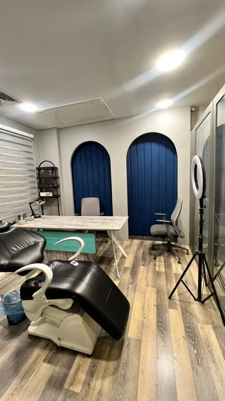 اتاق در مطب (فرمانیه) مناسب برای محتوا سازی|اجارهٔ دفتر کار، اتاق اداری، مطب|تهران, فرمانیه|دیوار