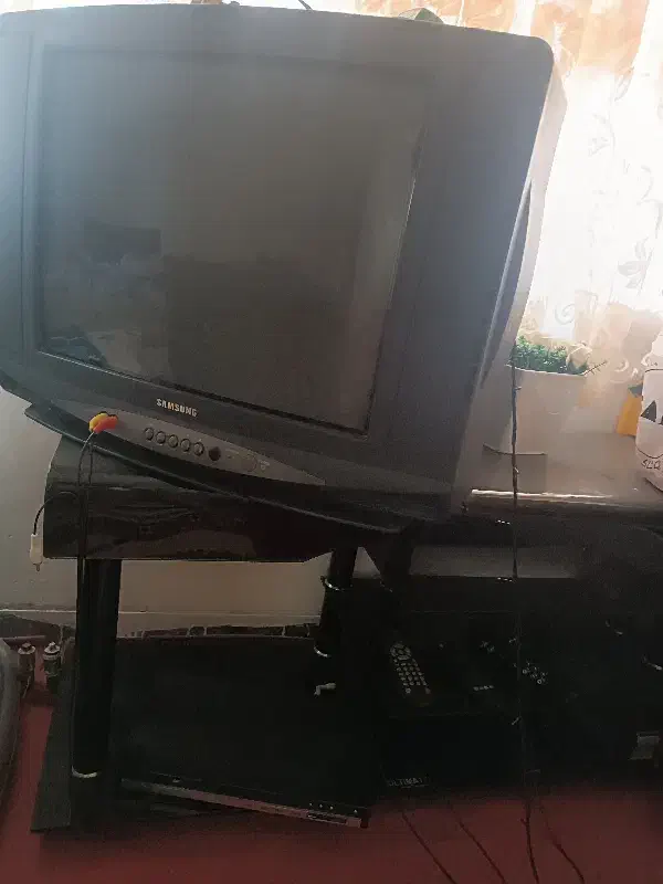 تلویزیون ۲۱ اینچ سامسونگ دیوی دی و دستگاه دیجیتال|تلویزیون و پروژکتور|رباط‌کریم, شهرک والفجر|دیوار