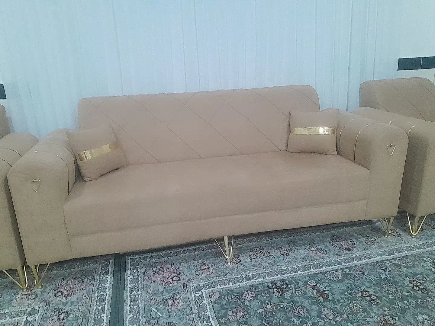 مبل‌وجلو‌مبلی|مبلمان خانگی و میز عسلی|مریوان, |دیوار