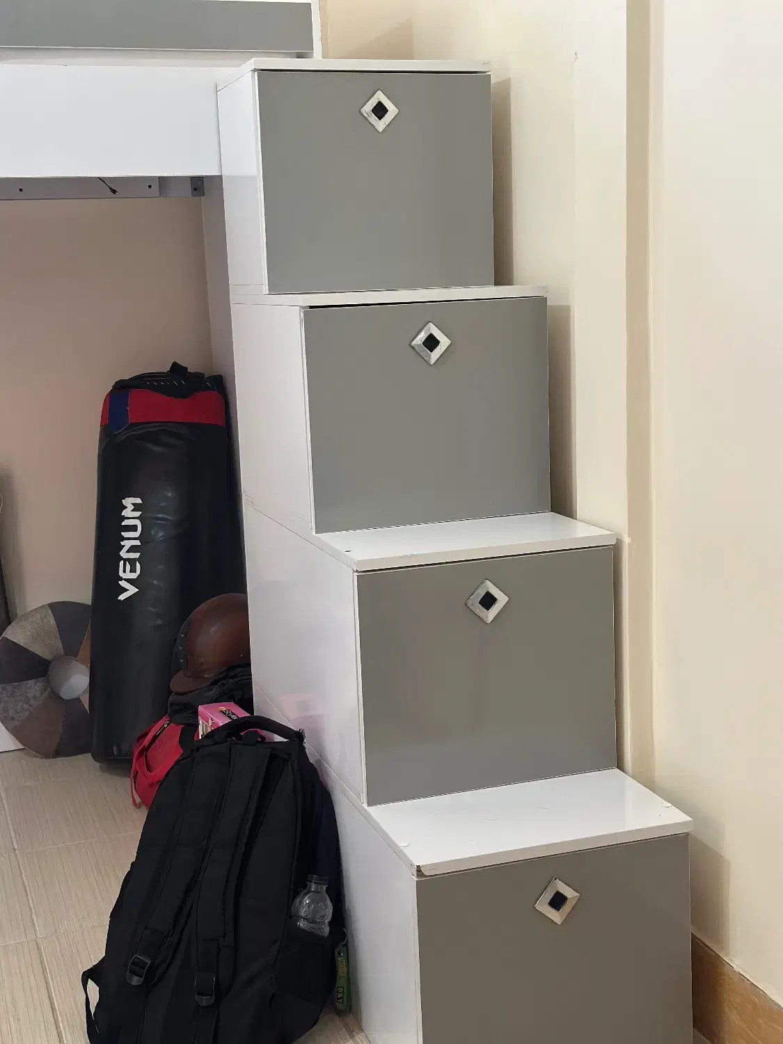 تخت و میز|تشک تختخواب|فولادشهر, C1|دیوار