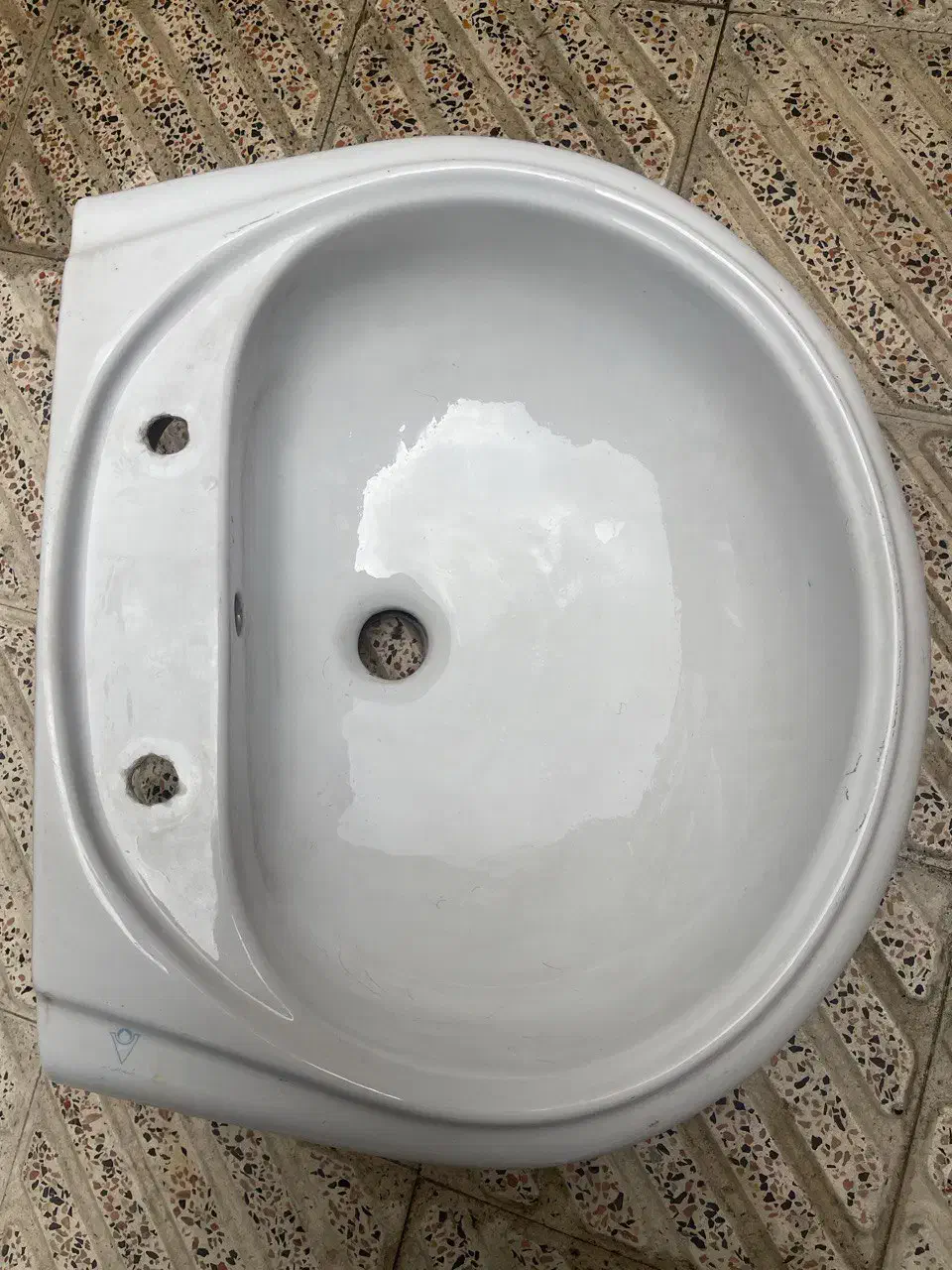 رو شویی نو و سالم|لوازم حمام|تبریز, |دیوار