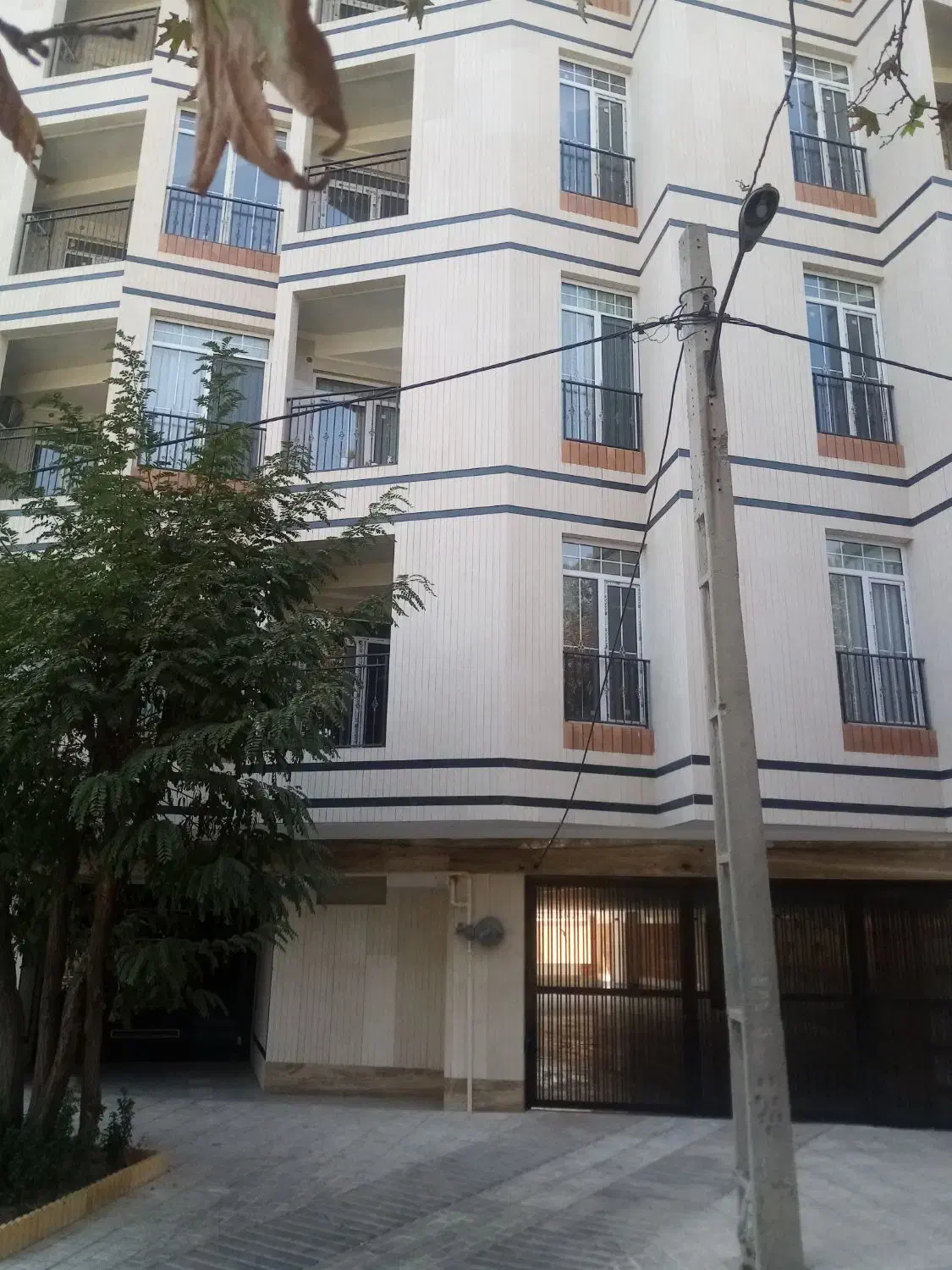 آپارتمان احمدیه کلاک پایین|فروش آپارتمان|کرج, شهرک احمدیه‎|دیوار