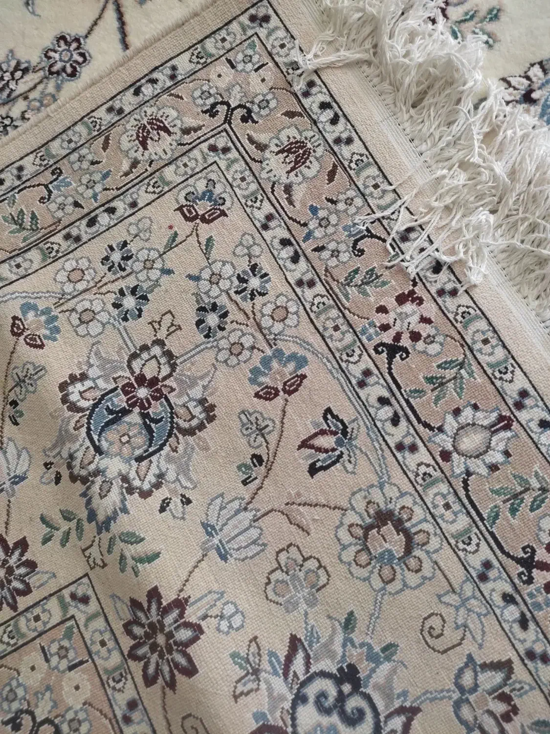 فرش ۱۸ متری نایین اصل|فرش|اصفهان, خواجه عمید|دیوار