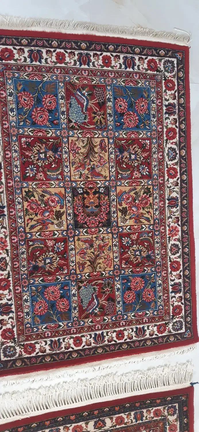 فروش دو تخته فرش دستباف و ۳تخته فرش ذرع ونیم|فرش|بروجن, |دیوار