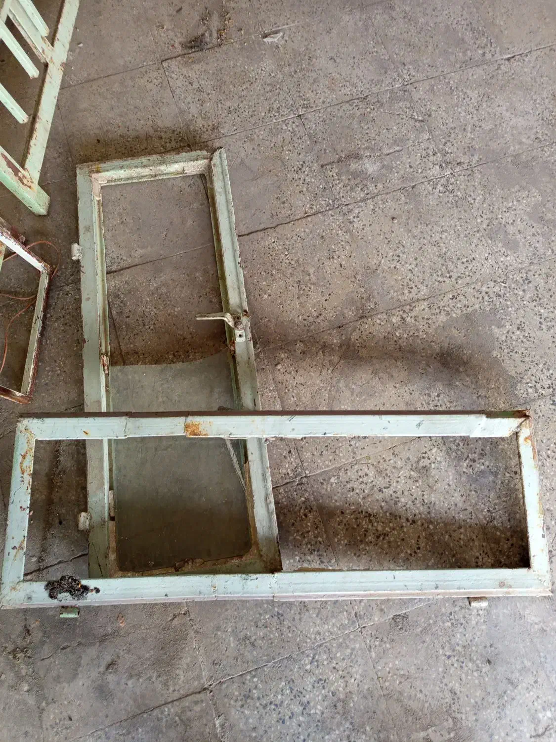 پنجره آهنی|مصالح و تجهیزات ساختمان|ازنا, |دیوار