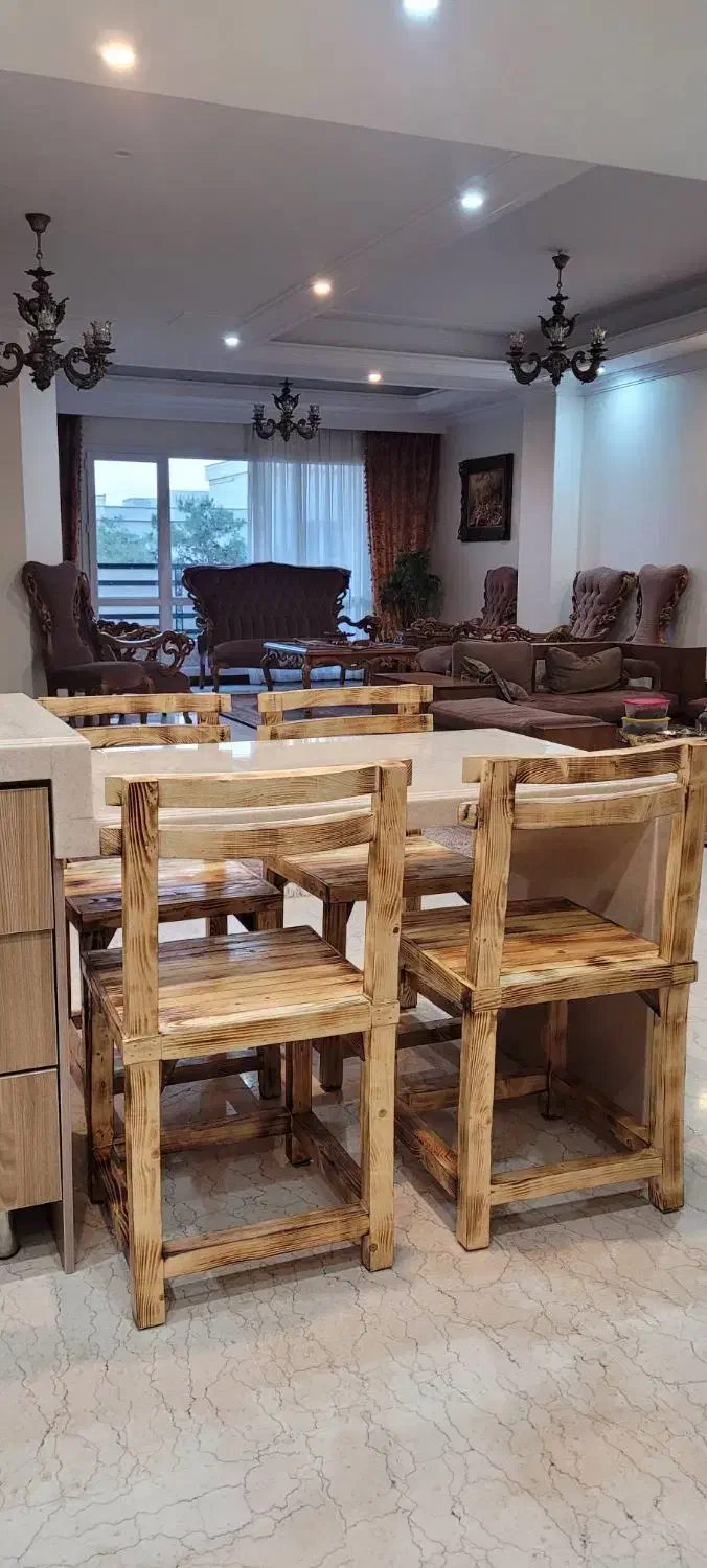 صندلی کف چوب لهستانی کوتاه و بلند|میز و صندلی غذاخوری|آفتاب, |دیوار