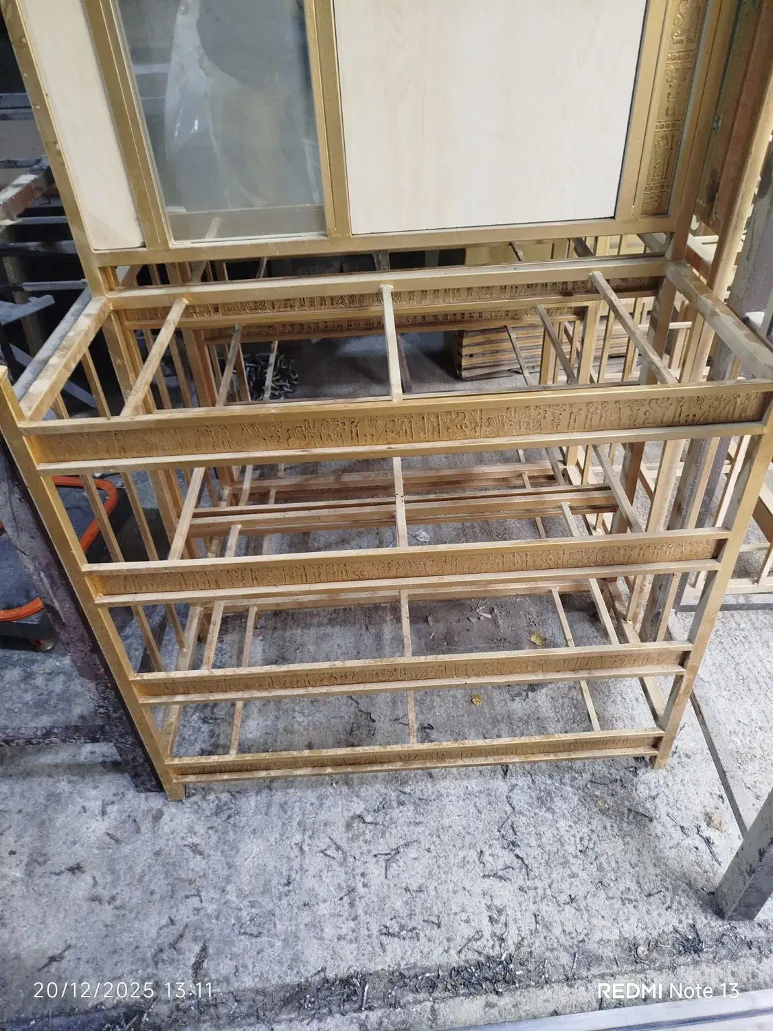 جاکفشی هخامنشی|جاکفشی، کمد، دراور|یزد, |دیوار