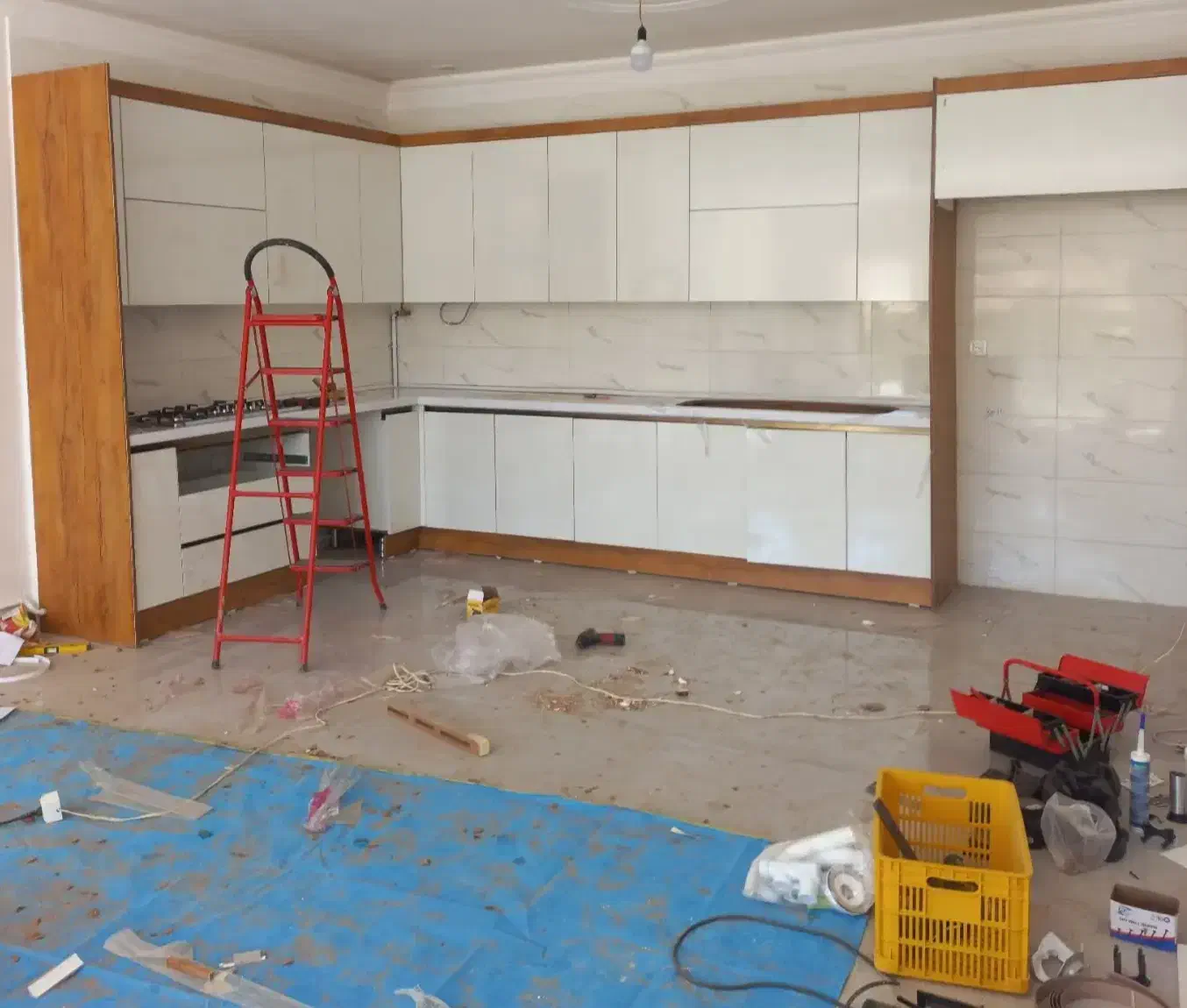 نصب و اجرا و تعمیرات کابینت|خدمات پیشه و مهارت|بروجرد, |دیوار