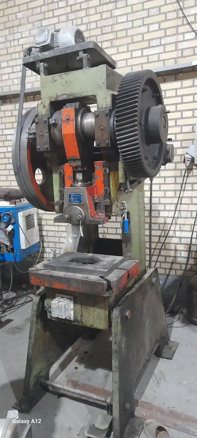 پرس ضربه ای ۶۰.۸۰.۳۵ و۱۵تن وقیچی|ماشینآلات صنعتی|قدس, هفت جوی|دیوار