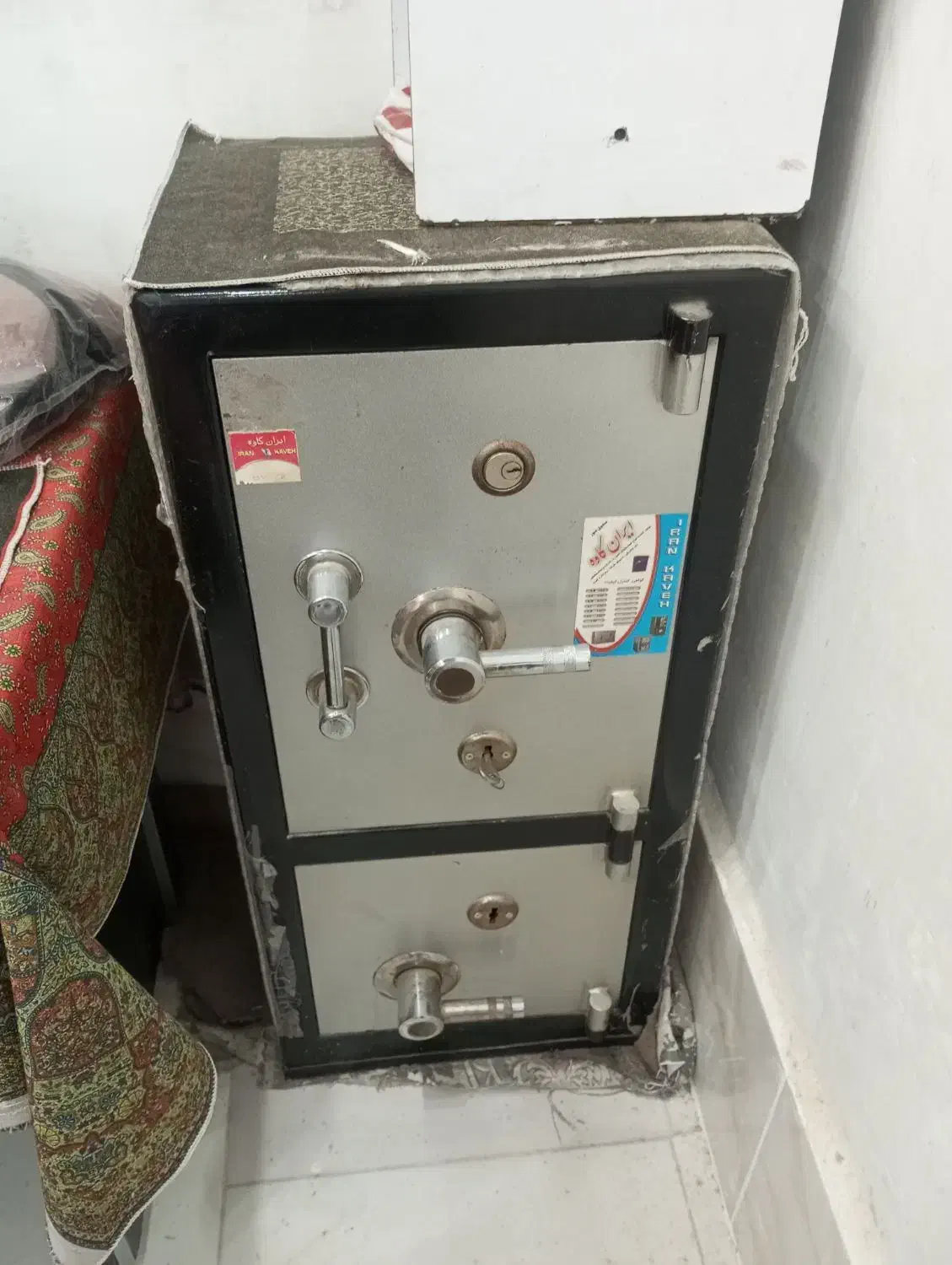 گاو صندوق در حد خشک|دفتر کار|گنبد کاووس, |دیوار