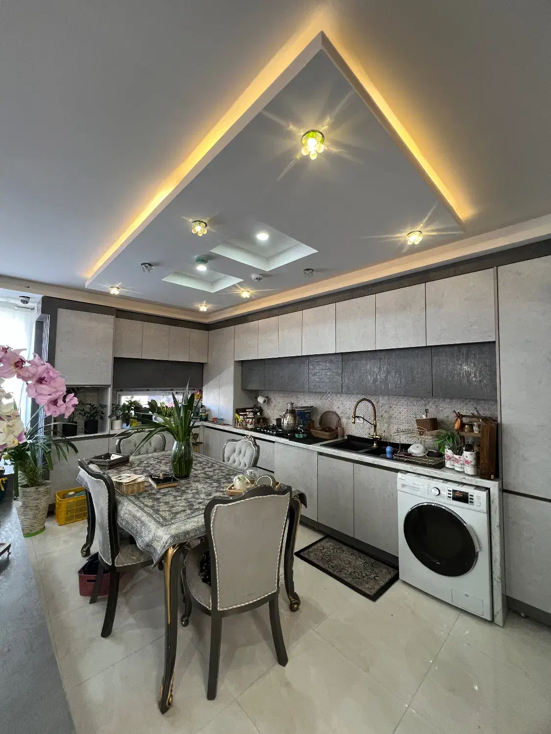 فروش آپارتمان سه خواب ۲۳۰ متر در بلوارسلیمانی|فروش آپارتمان|مراغه, |دیوار