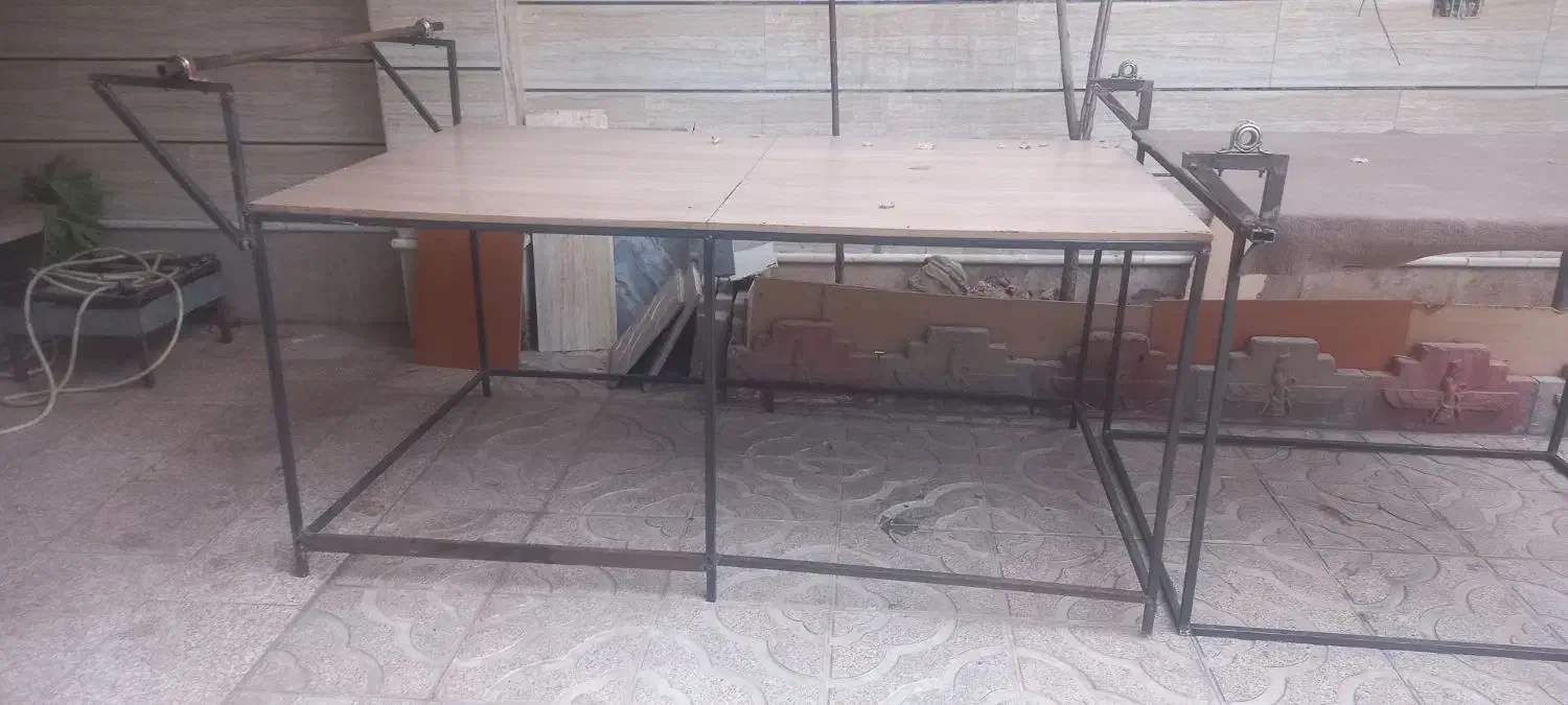 دو عدد میز کار صفحه چوب پایه فلز|میز تحریر و کامپیوتر|اقبالیه, |دیوار