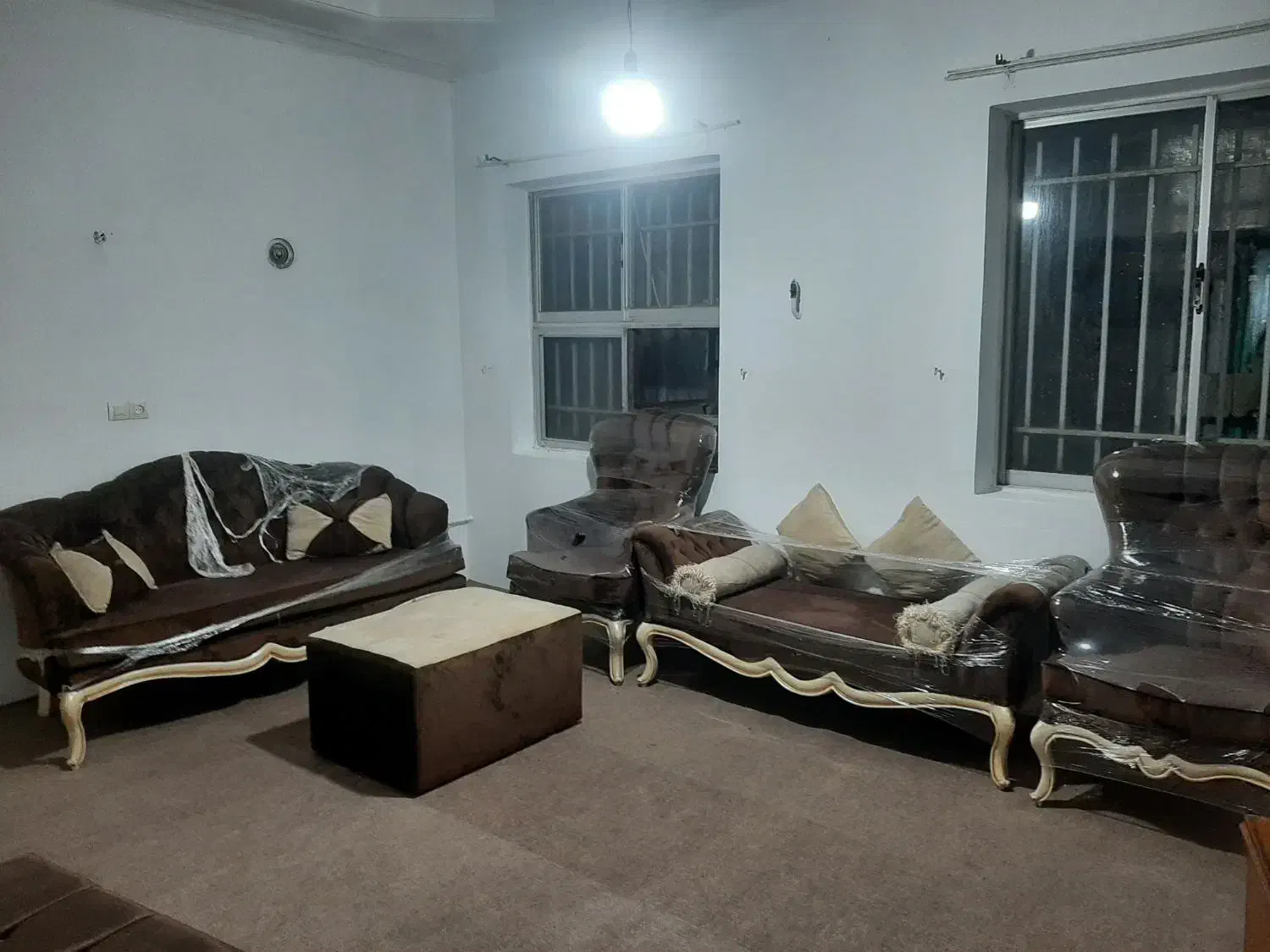 مبل ۷ نفره ی سالم و میز ناهارخوری ۴ نفره|مبلمان خانگی و میز عسلی|محمودآباد, |دیوار