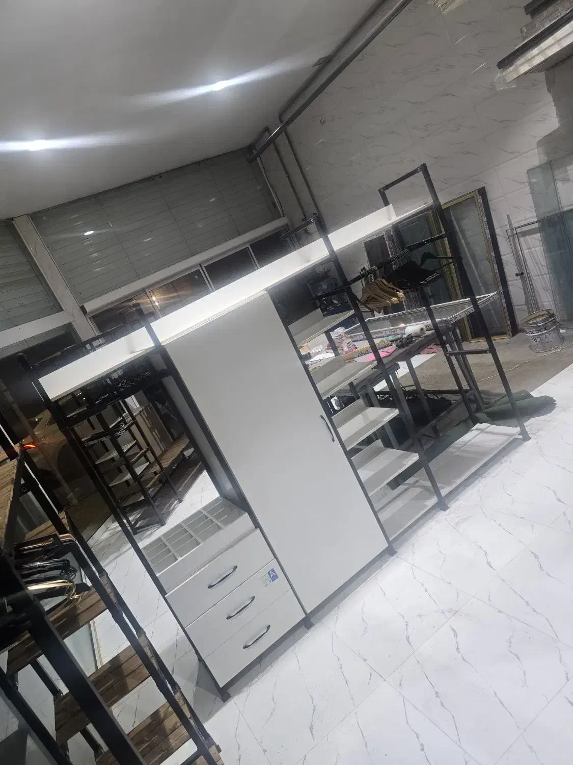 قیمت کمد دیواری سر به فلک کشیده|جاکفشی، کمد، دراور|قرچک, میرزائی شمالی|دیوار