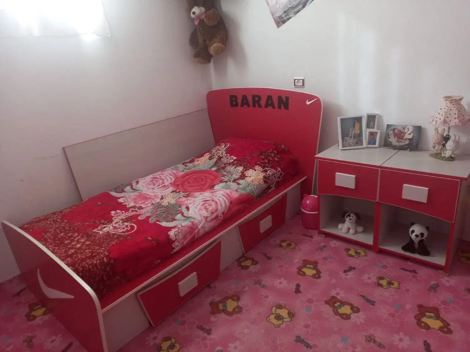 سرویس خواب|تخت و سرویس خواب|قروه, |دیوار