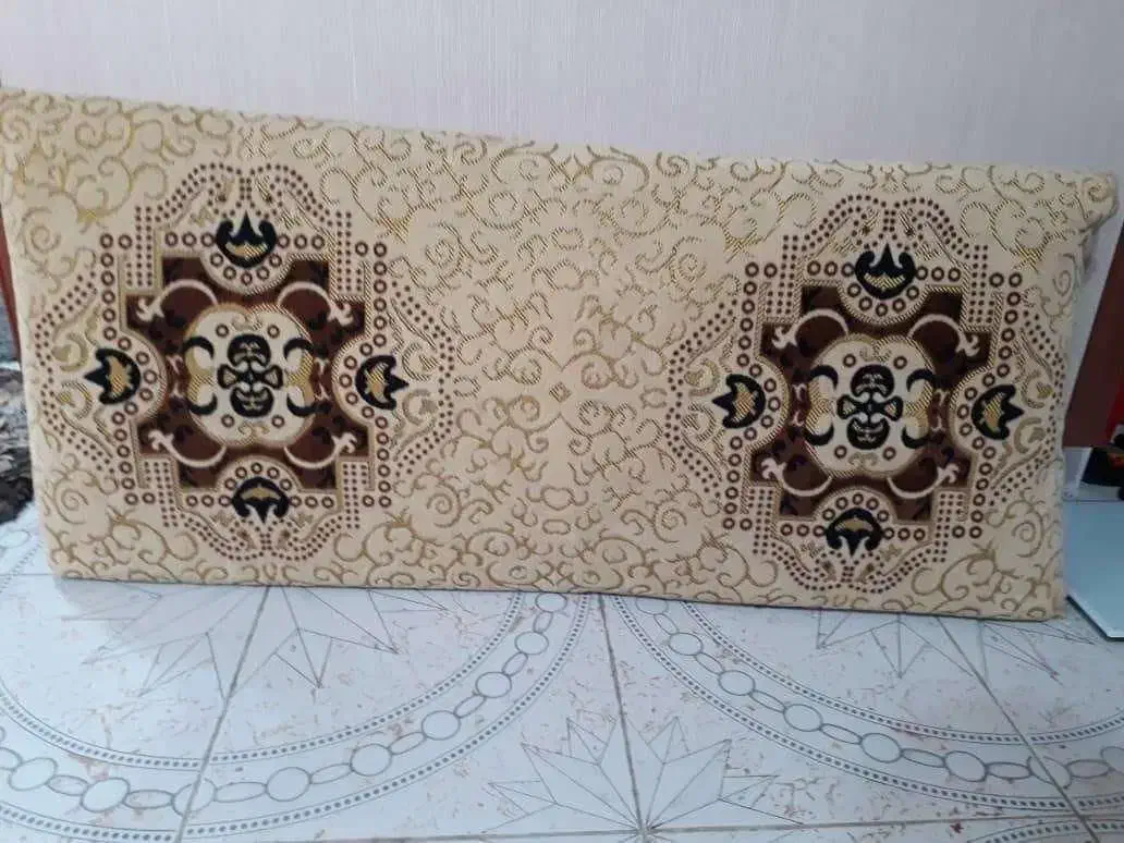 یک جفت پشتی دیواری|پشتی|رشت, فلسطین|دیوار