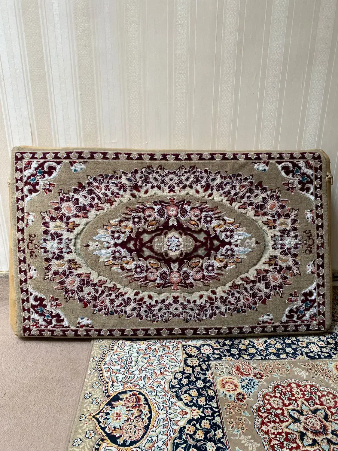 پشتی ماشینی چهارتاست|پشتی|باقرشهر, |دیوار