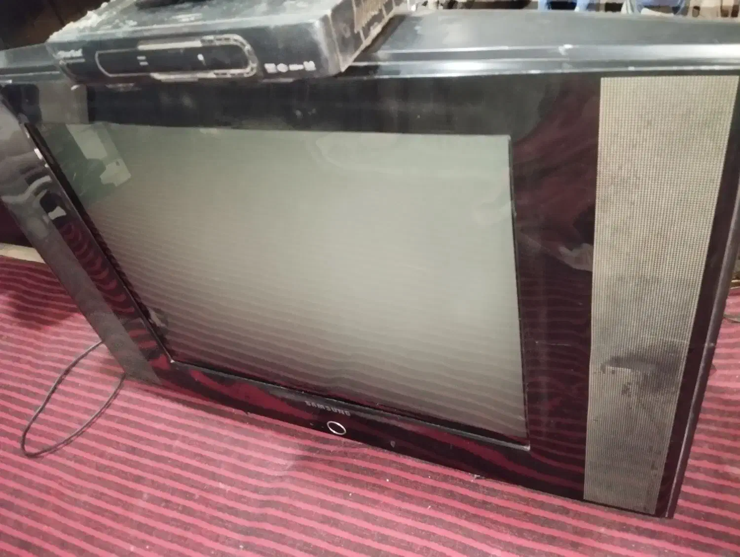 تلویزیون 29 و دیگ با کلمن|تلویزیون و پروژکتور|زاهدان, |دیوار