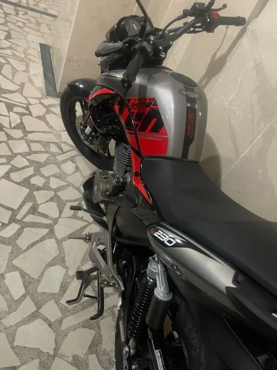 زونتس ۲۳۰|موتورسیکلت|اندیشه, اندیشه فاز ۳|دیوار