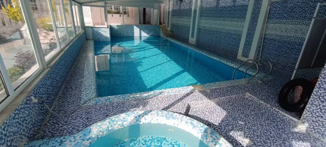 ویلا باغ استخر دار|اجارهٔ کوتاهمدت ویلا و باغ|خرمآباد, |دیوار