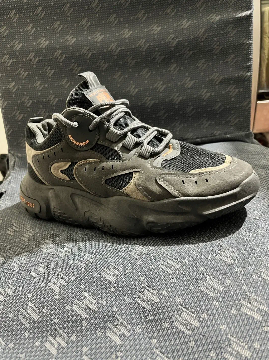 کتونی اورجینال ژاپنی|کیف، کفش، کمربند|زنجان, |دیوار