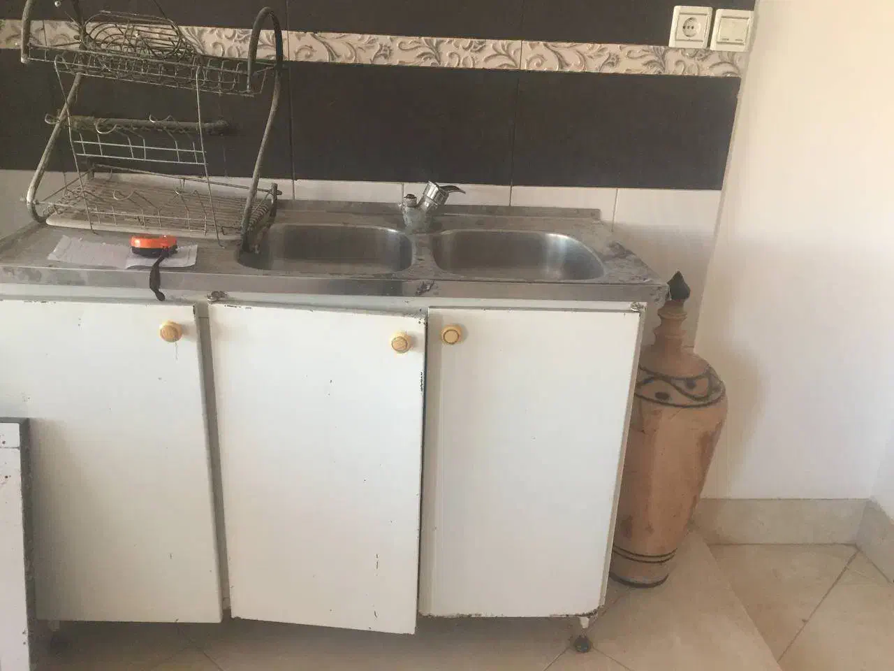 کابینت فلزی با 3 عدد سینگ و سنگ رو کابینت|مصالح و تجهیزات ساختمان|اسفراین, |دیوار