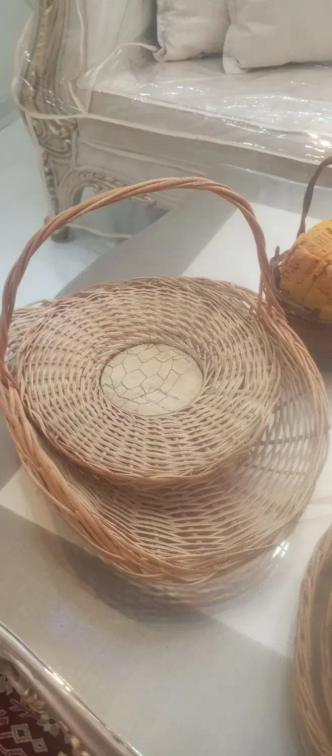 تعداد سبد حصیری|صنایع دستی و سایر لوازم تزئینی|اصفهان, باغ کاران|دیوار