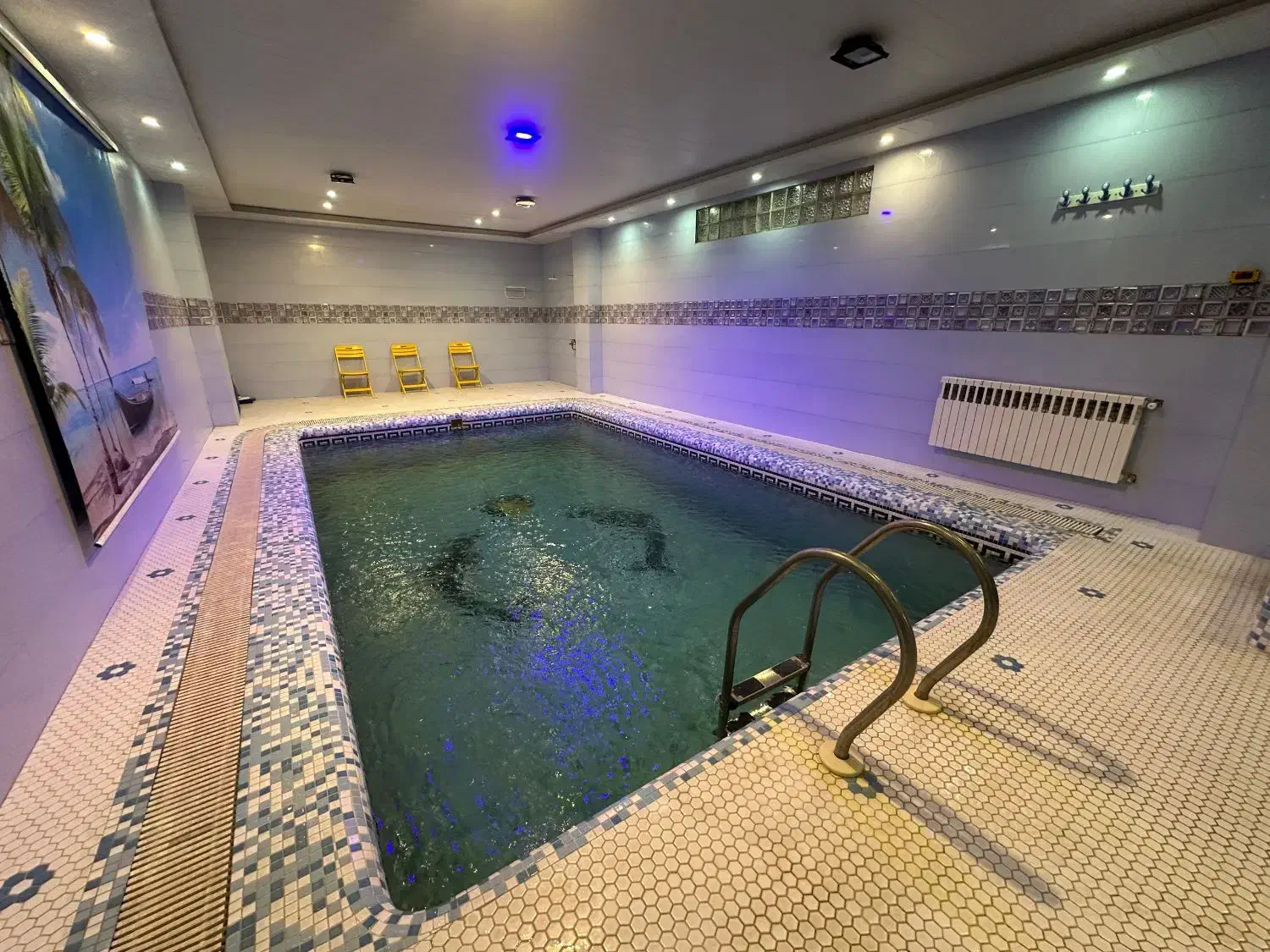 ویلا استخردار فانوس خانوادگی|اجارهٔ کوتاهمدت ویلا و باغ|ایزدشهر, |دیوار