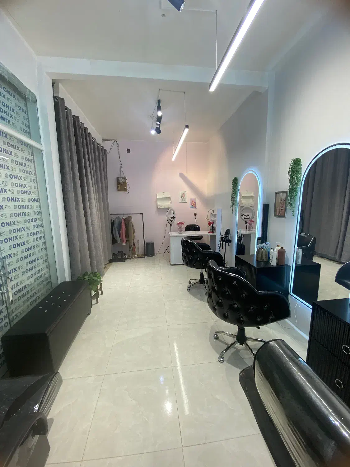 اجاره لاین + جذب دستیار در سالن زیبایی مِرسا بیوتی|خدمات آرایشگری و زیبایی|مشهد, گلشور|دیوار