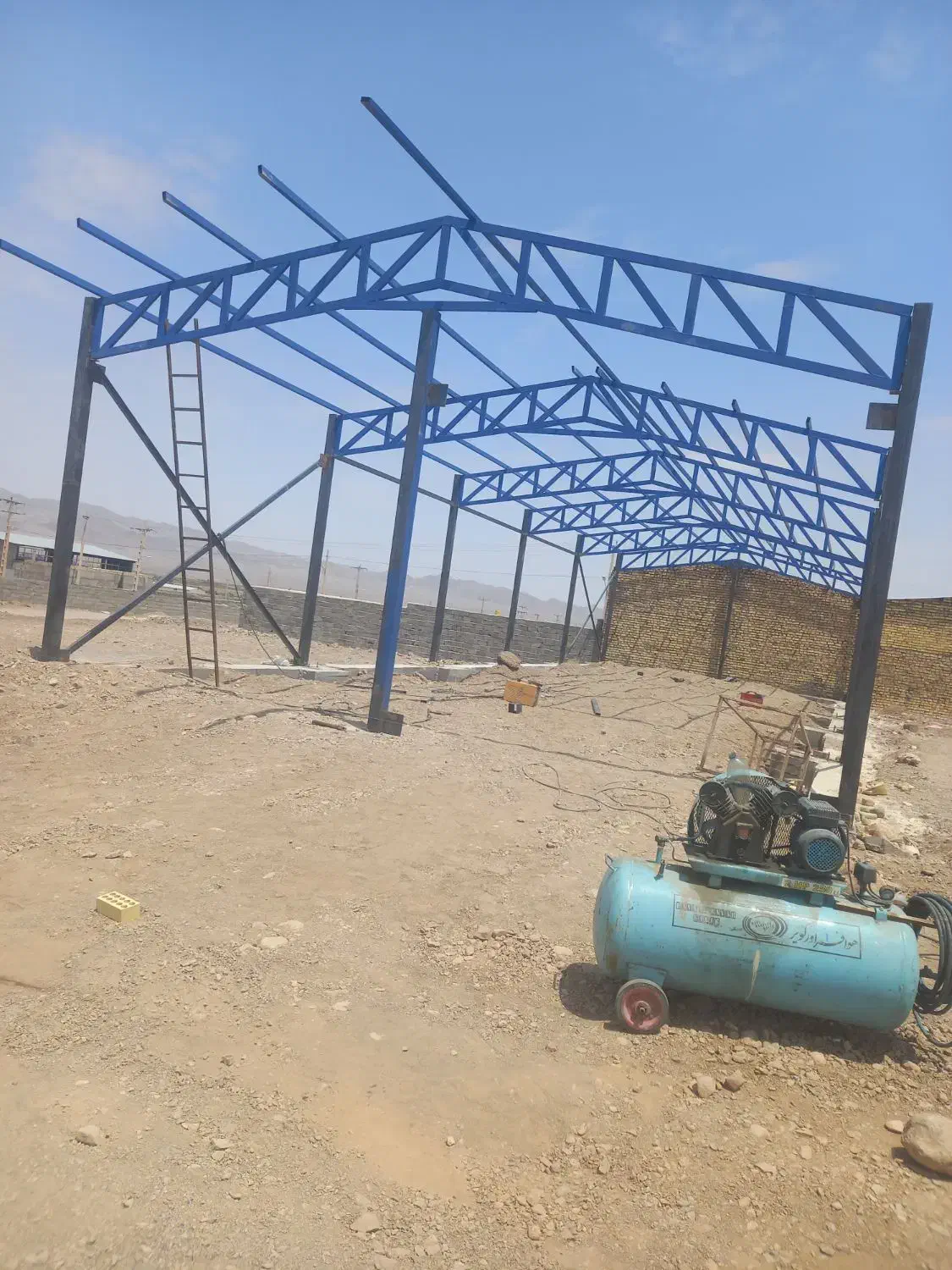 اجرای سقف شیروانی از صفر تاصد|خدمات پیشه و مهارت|یزد, |دیوار