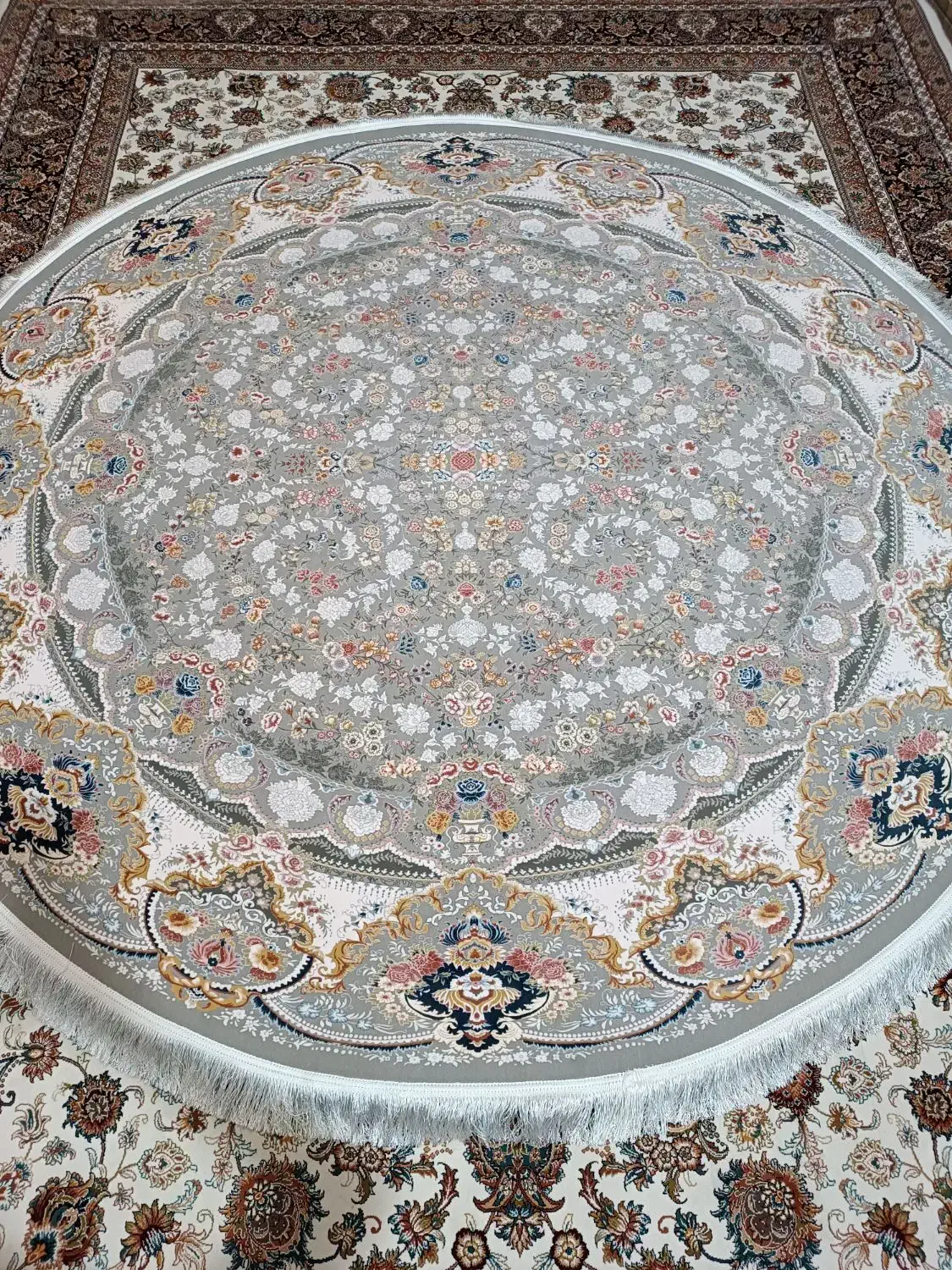 گرد قطر ۲.۵۰ در ۲.۵۰ یک جفت ۹ متری ۱۵۰۰شانه|فرش|مشهد, شهید مطهری|دیوار