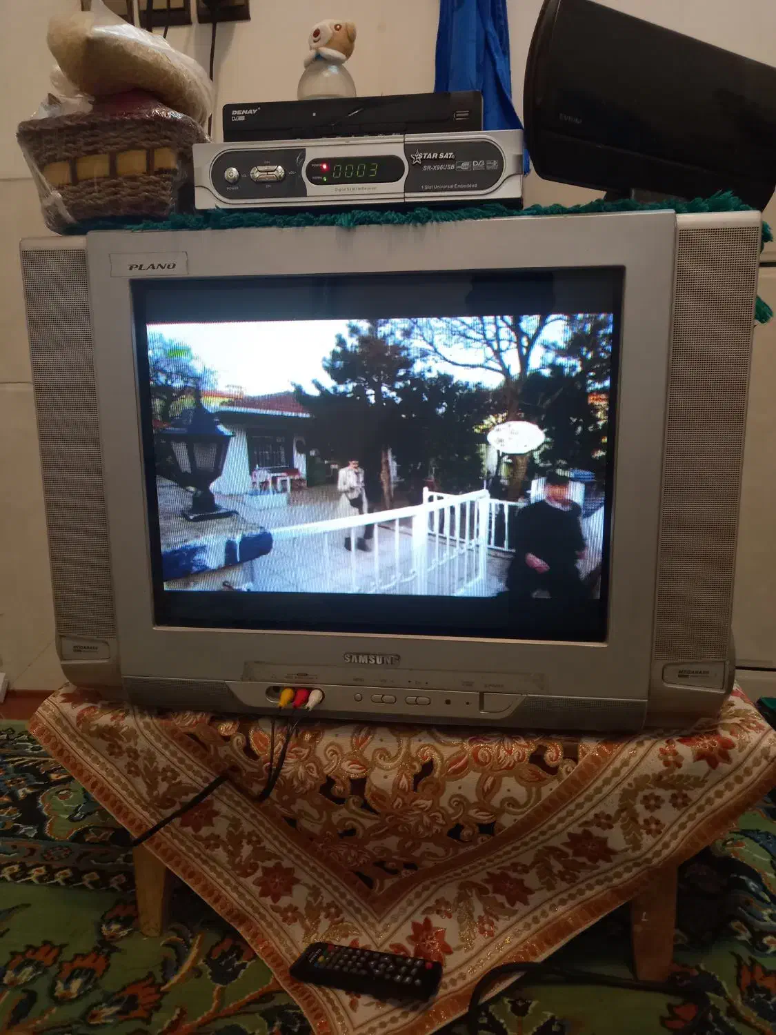 تلوزیون ۲۱ رنگی صفحه تخت|تلویزیون و پروژکتور|نجفآباد, صالح آباد|دیوار